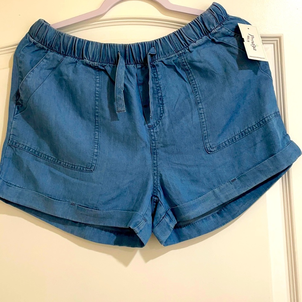 Nice and comfortable short on the thinner side size L